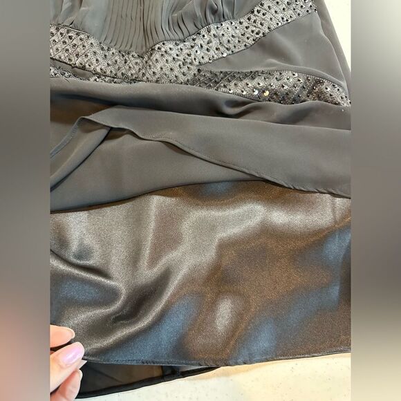 R&M Richards Black Evening Top Size 14 Sequined Sleeveless Chiffon Satin Top - Picture 9 of 16